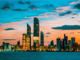 السيطرة على 3 حرائق في محيط مناطق خليفة الاقتصادية في أبوظبي - كيزاد إثر سقوط شظايا ناجمة عن اعتراض ناجح لصاروخ باليستي