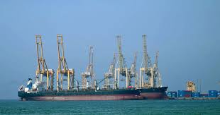 "بلومبرغ" عن بيانات ملاحية: حركة السفن عبر مضيق هرمز تشهد ارتفاعًا هذا الأسبوع هو الأعلى منذ بدء الحرب