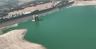 غارة بالقرب من أحد المقاهي عند سد القرعون