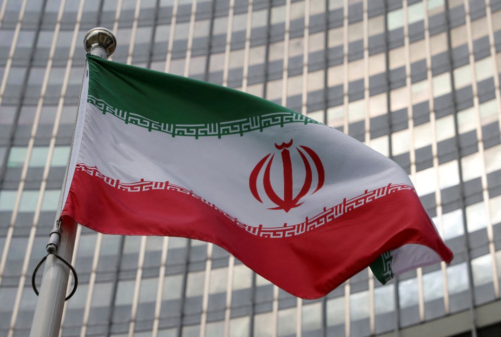 الخارجية الإيرانية: وزير الخارجية بحث مع نظيره الكويتي الجهود المبذولة لتهدئة الأوضاع بالمنطقة وتغليب منطق الحوار