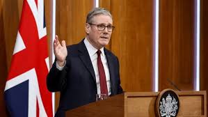 وسائل إعلام بريطانية: استقالة رابعة من حكومة ستارمر